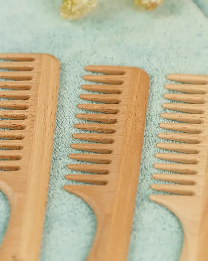 Wide‑Tooth Comb with Handle – Natural, Anti‑Static & Gentle Detangling for All Hair Types
