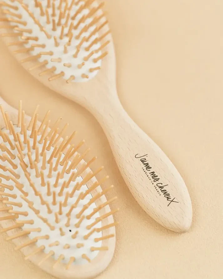 Wooden Pins Hairbrush – Natural, Anti‑Static & Gentle Detangling for All Hair Types
