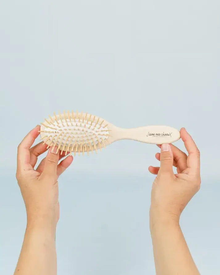 Wooden Pins Hairbrush – Natural, Anti‑Static & Gentle Detangling for All Hair Types