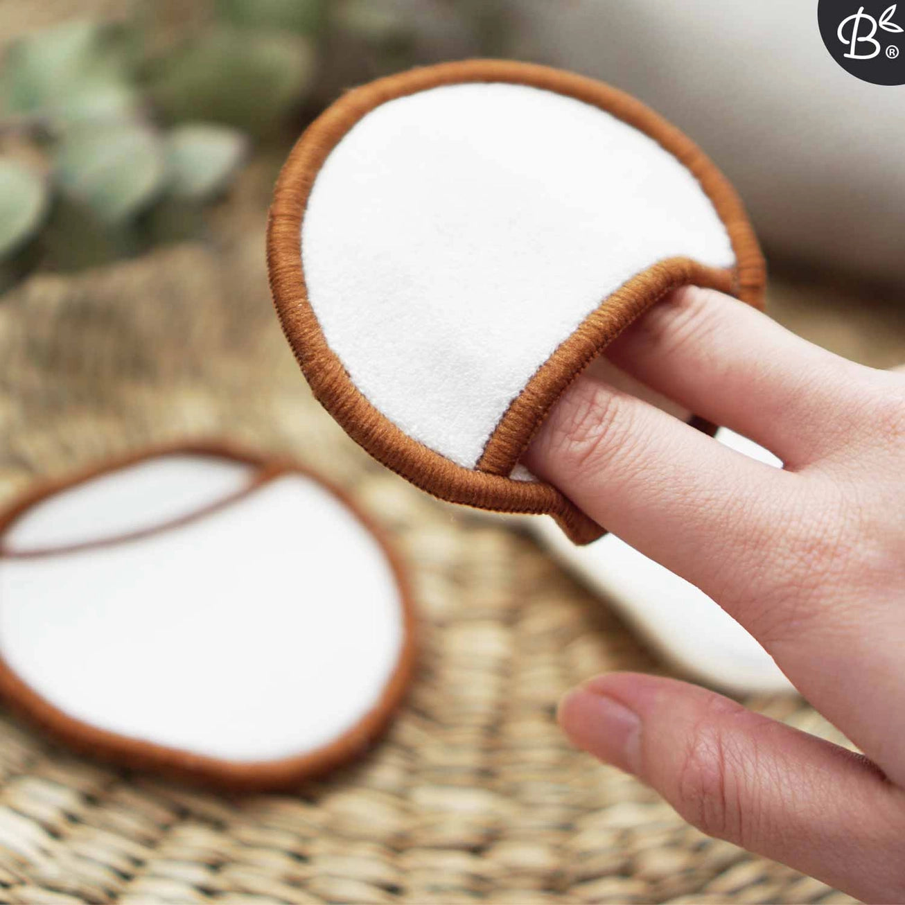 16x Reusable Cotton Pads (4‑Layer) + Bamboo Holder – Premium Washable Makeup Removal Set